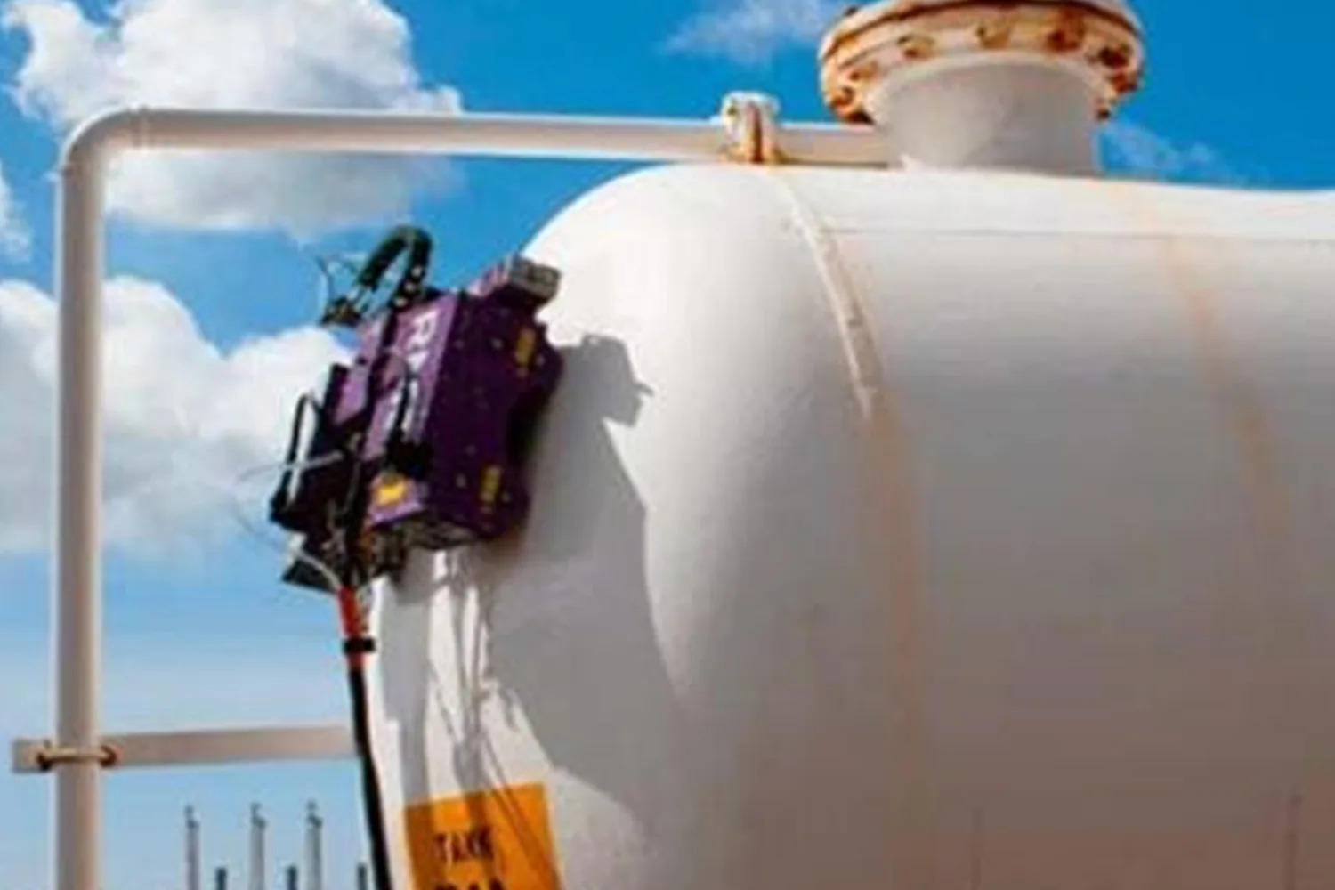 Non-intrusive inspection of crude oil separator-using AUT technique
